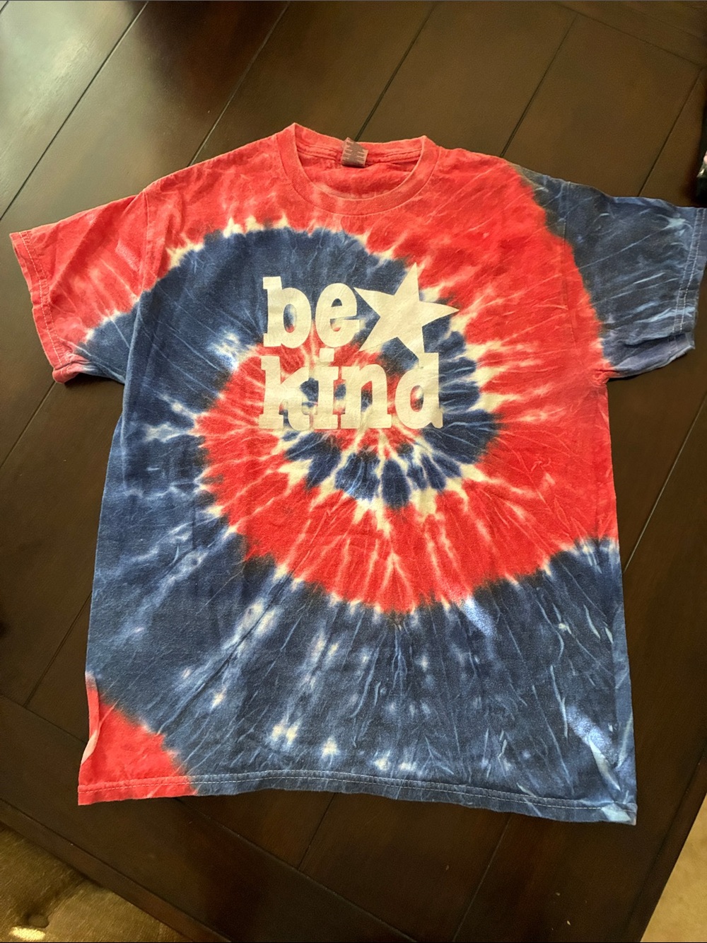 Gildan Tie-Dye 'Be Kind' Tee - Red, Blue & White Graphic